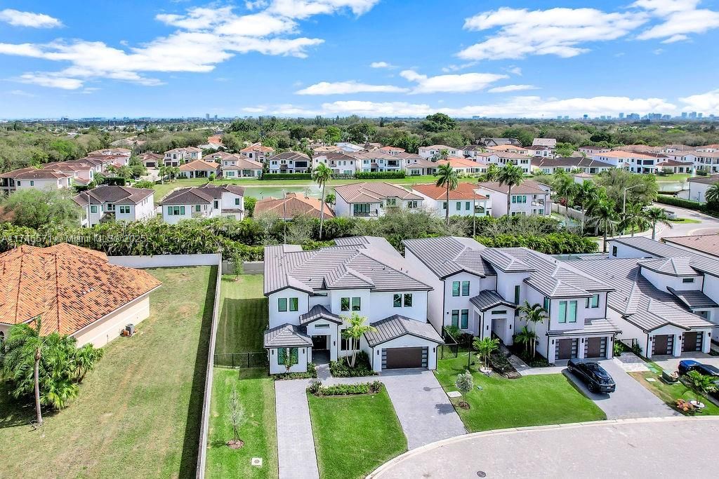 Недавно продано: $3,250,000 (6 спален, 7 ванн, 5379 Квадратных фут)