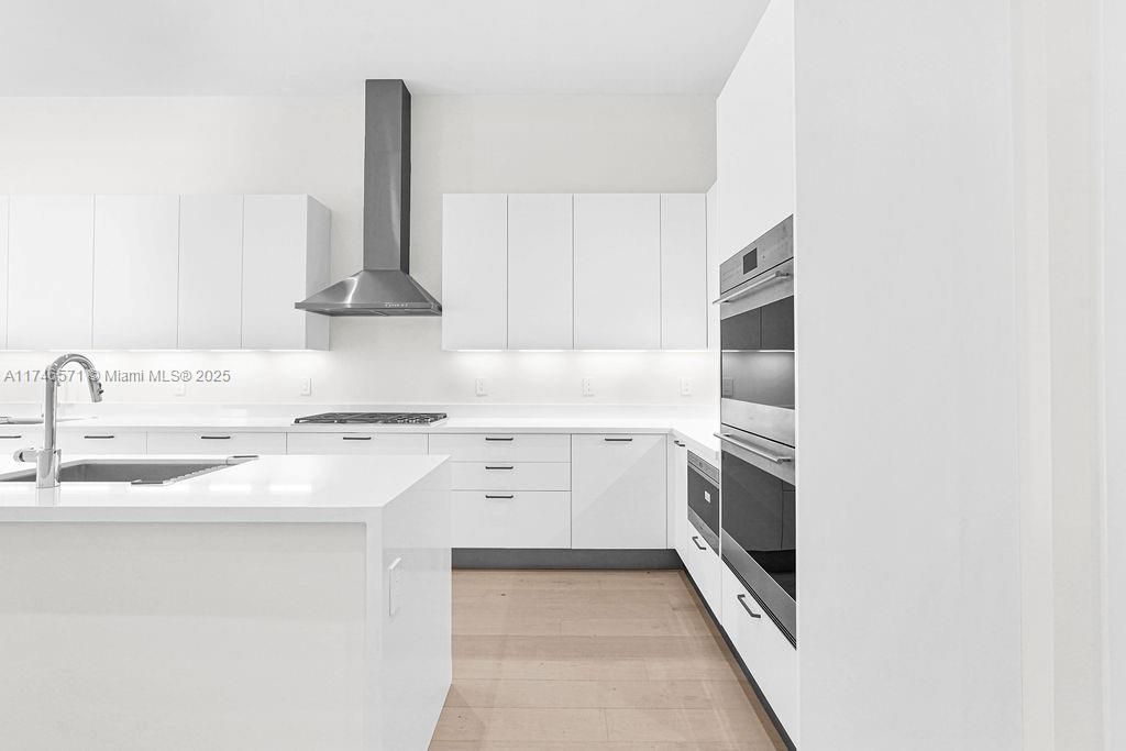 Недавно продано: $3,250,000 (6 спален, 7 ванн, 5379 Квадратных фут)