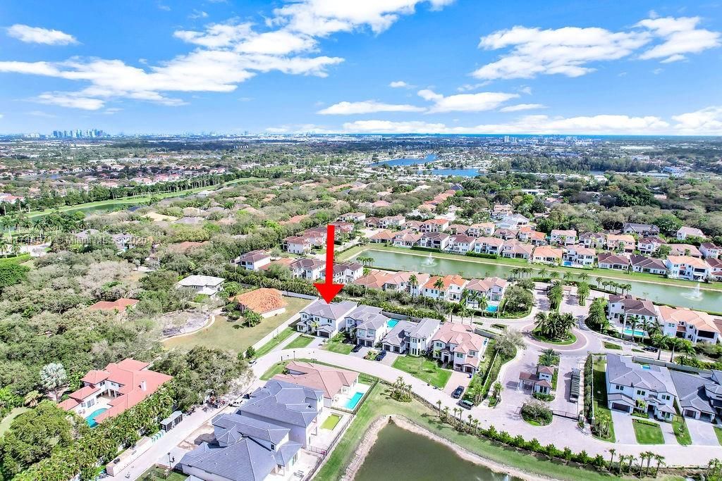 Недавно продано: $3,250,000 (6 спален, 7 ванн, 5379 Квадратных фут)