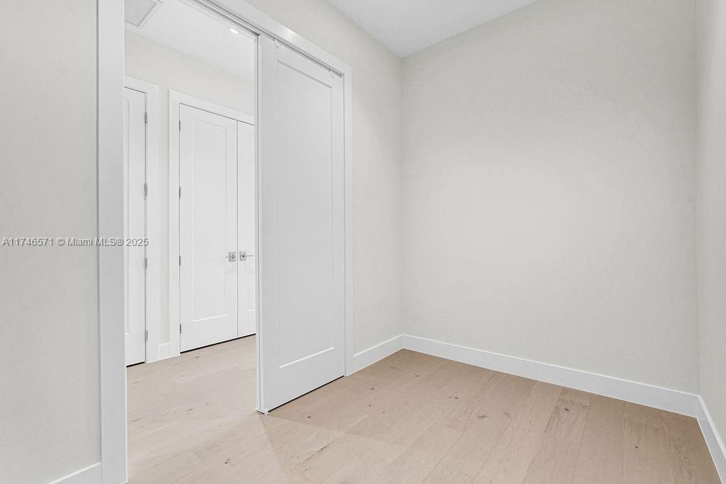 Недавно продано: $3,250,000 (6 спален, 7 ванн, 5379 Квадратных фут)