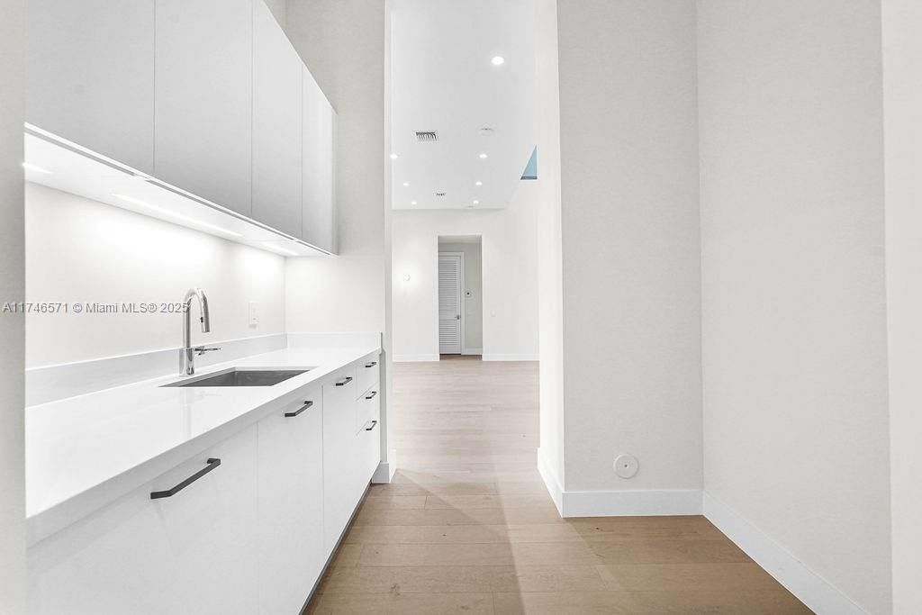 Недавно продано: $3,250,000 (6 спален, 7 ванн, 5379 Квадратных фут)