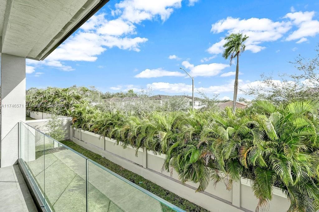 Недавно продано: $3,250,000 (6 спален, 7 ванн, 5379 Квадратных фут)