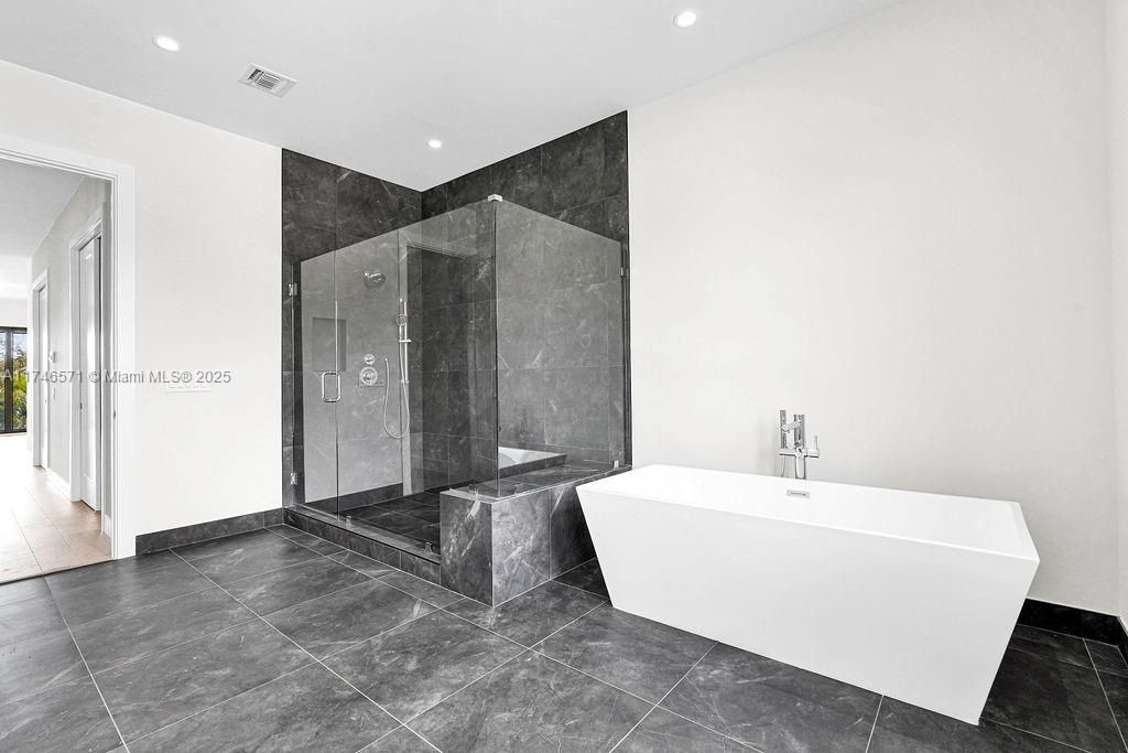 Недавно продано: $3,250,000 (6 спален, 7 ванн, 5379 Квадратных фут)