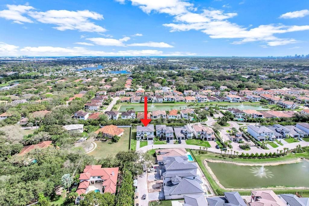 Недавно продано: $3,250,000 (6 спален, 7 ванн, 5379 Квадратных фут)