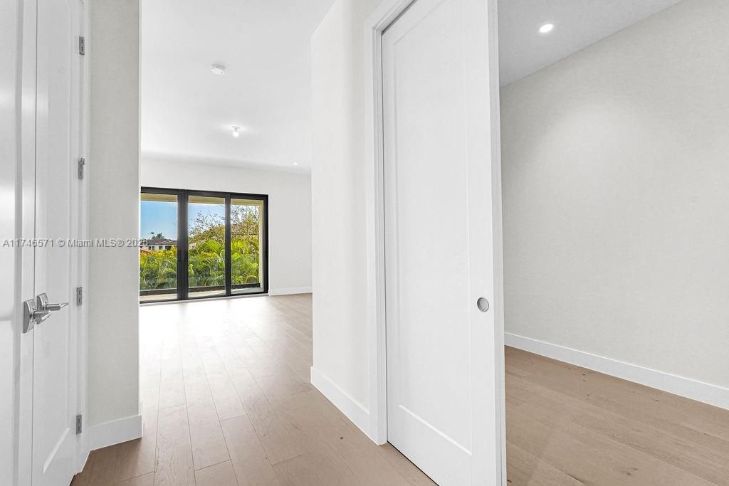 Недавно продано: $3,250,000 (6 спален, 7 ванн, 5379 Квадратных фут)