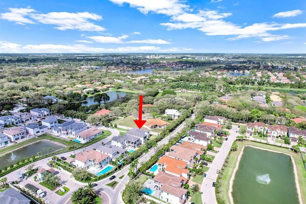 Недавно продано: $3,250,000 (6 спален, 7 ванн, 5379 Квадратных фут)