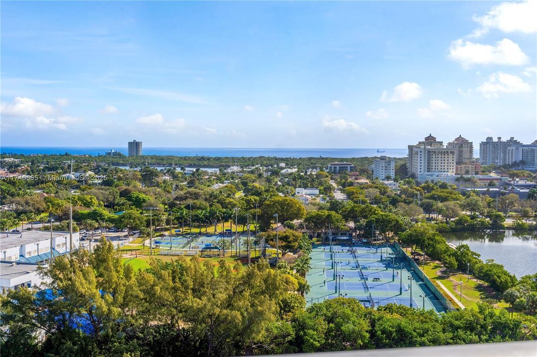 For Sale: $2,699,000 (3 beds, 3 baths, 2407 Square Feet)