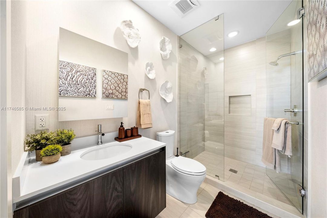 For Sale: $2,699,000 (3 beds, 3 baths, 2407 Square Feet)