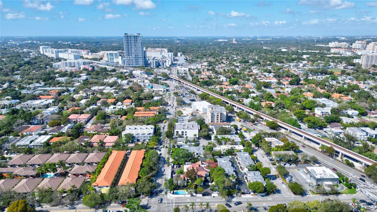 Recientemente alquilado: $4,300 (2 camas, 2 baños, 944 Pies cuadrados)