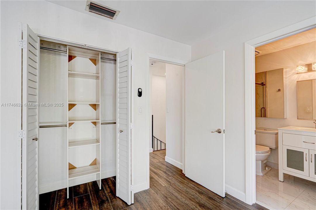 Recientemente alquilado: $4,300 (2 camas, 2 baños, 944 Pies cuadrados)