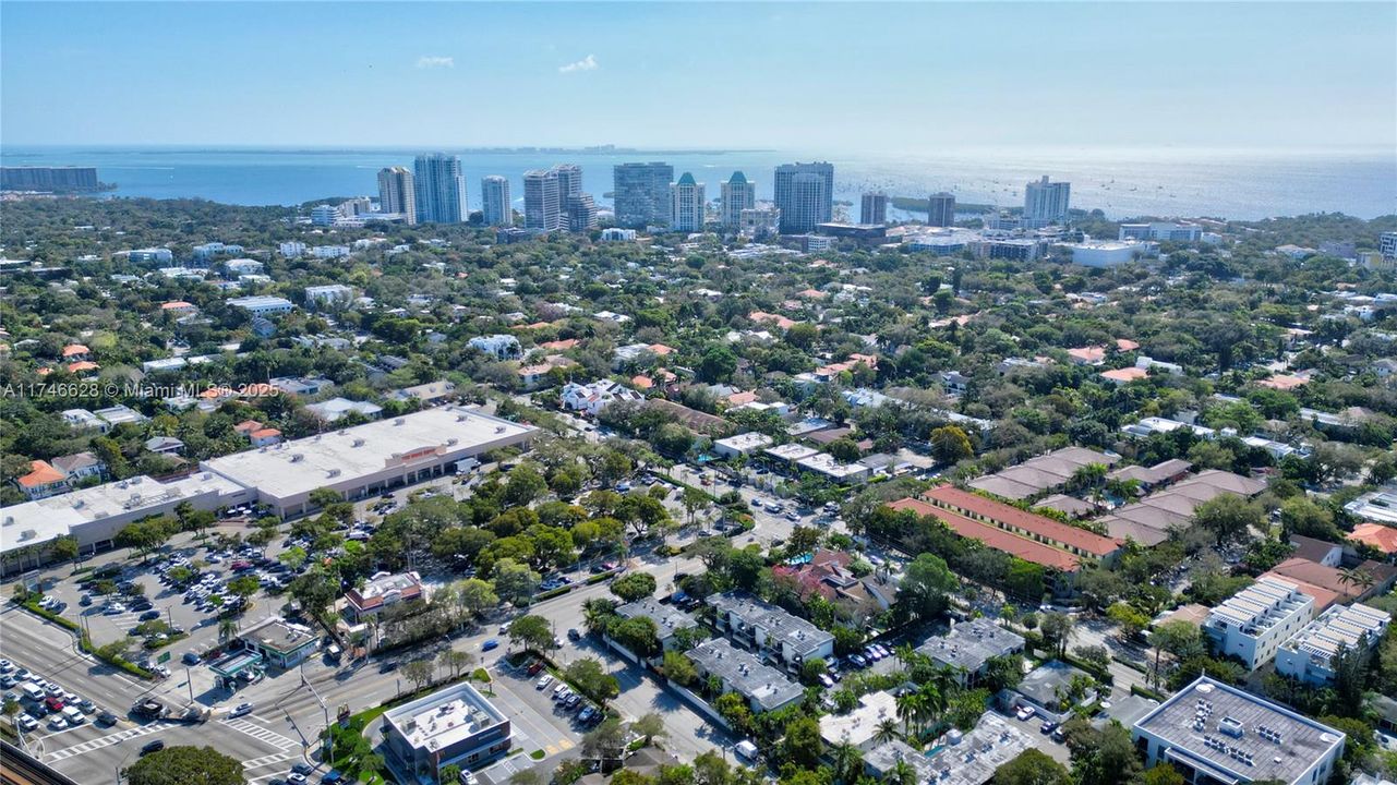 Recientemente alquilado: $4,300 (2 camas, 2 baños, 944 Pies cuadrados)