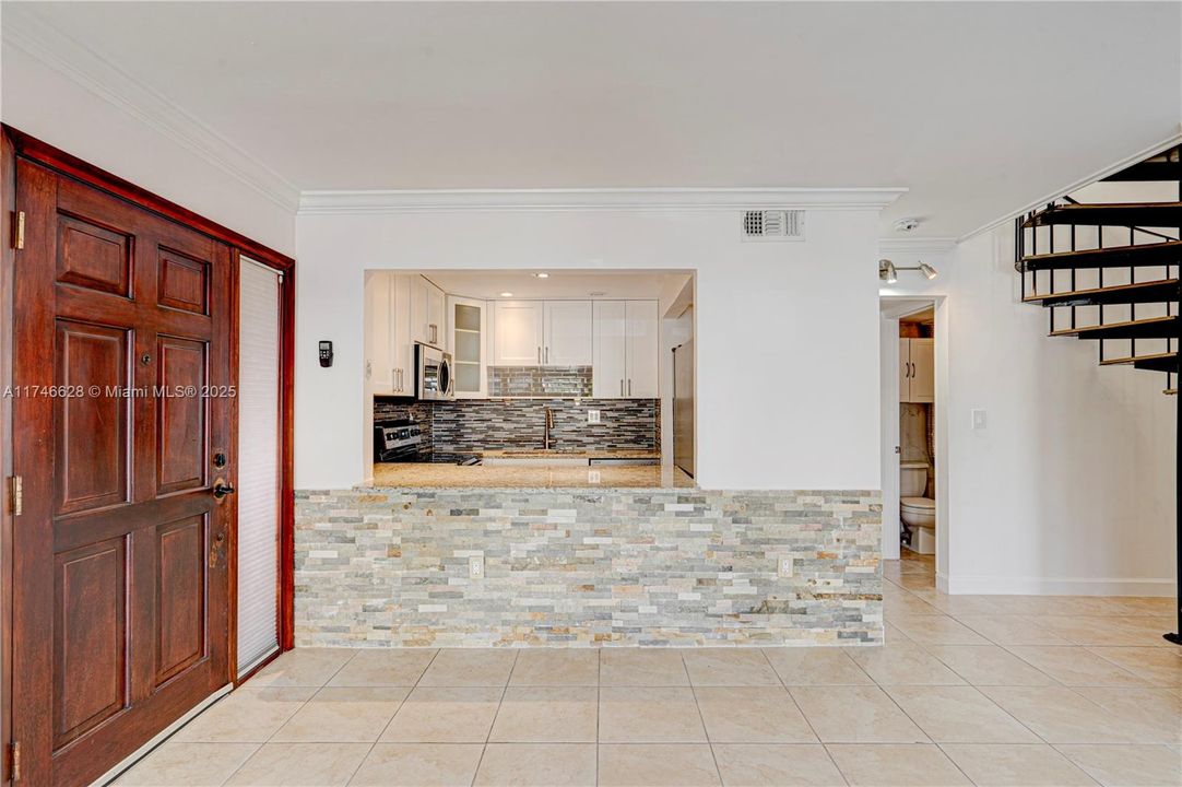 Recientemente alquilado: $4,300 (2 camas, 2 baños, 944 Pies cuadrados)