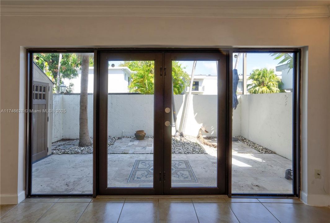 Recientemente alquilado: $4,300 (2 camas, 2 baños, 944 Pies cuadrados)