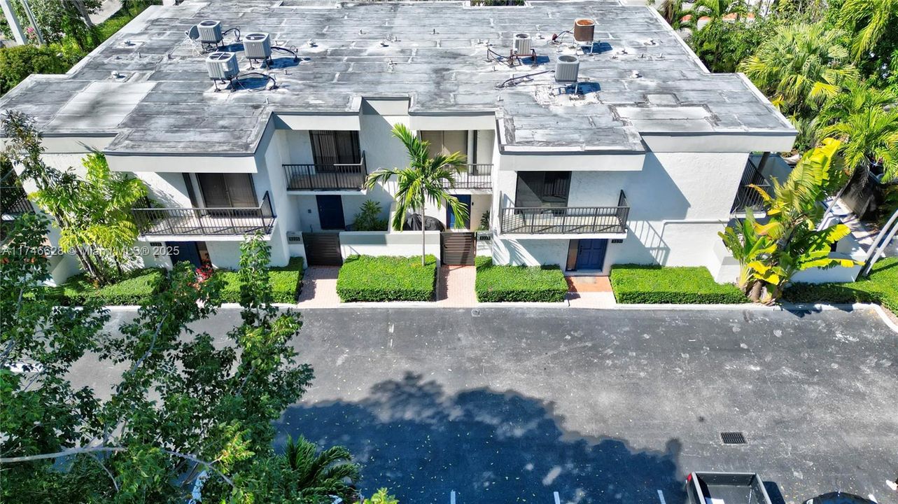 Recientemente alquilado: $4,300 (2 camas, 2 baños, 944 Pies cuadrados)