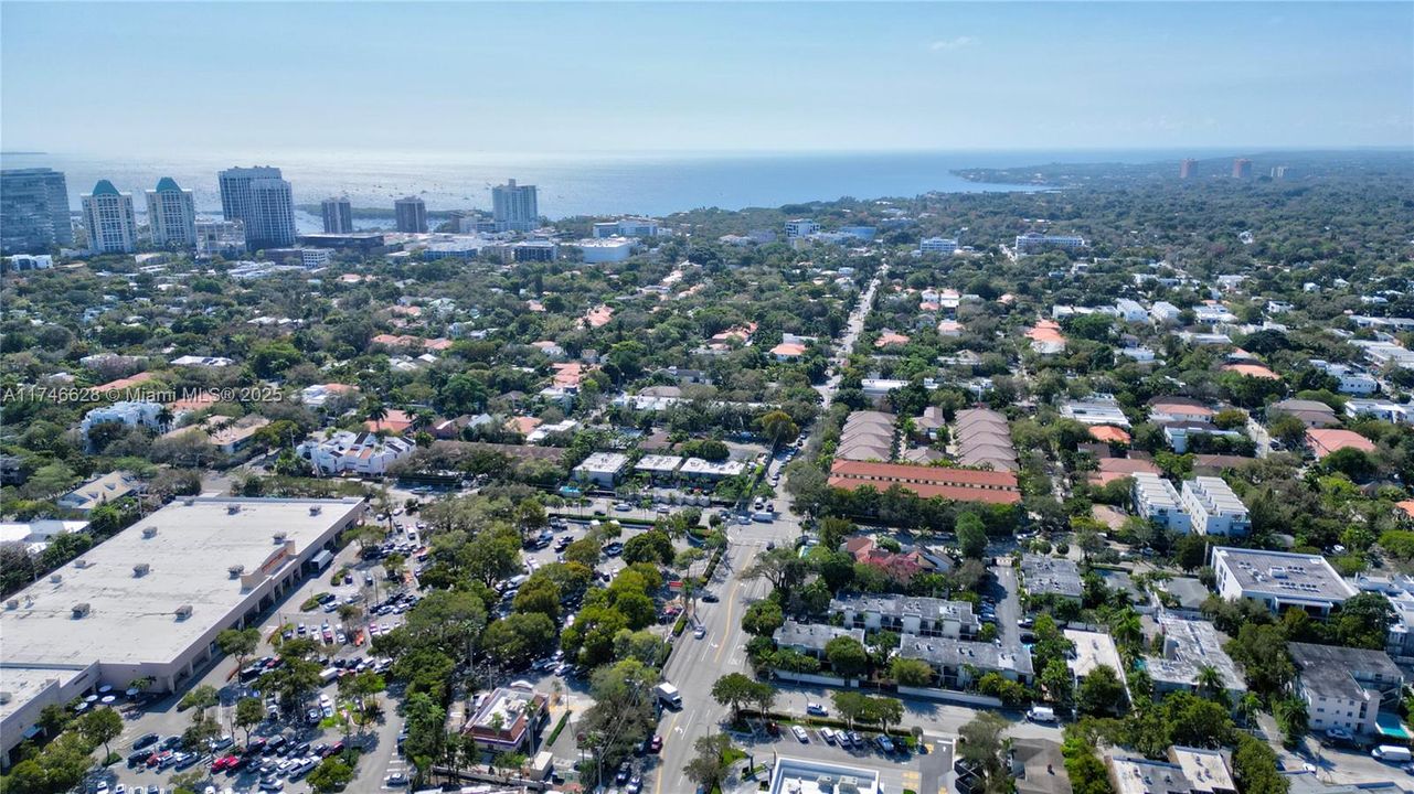 Recientemente alquilado: $4,300 (2 camas, 2 baños, 944 Pies cuadrados)