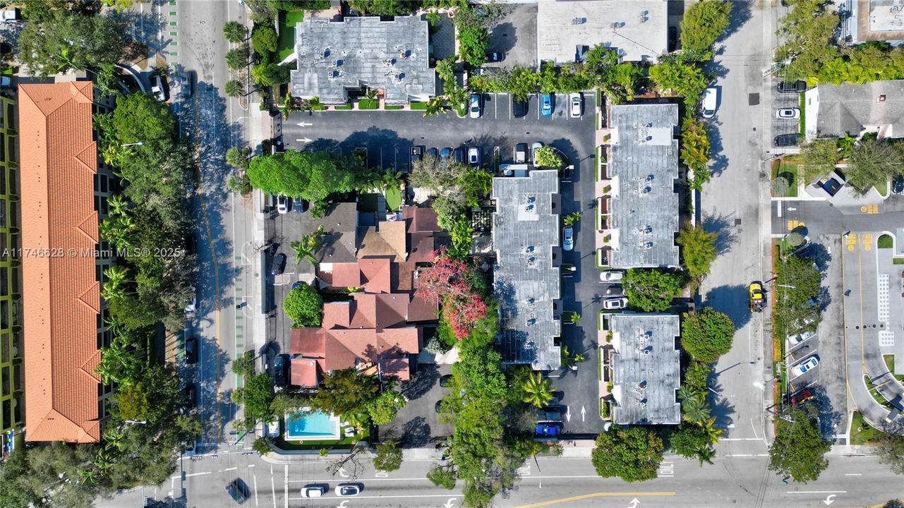 Recientemente alquilado: $4,300 (2 camas, 2 baños, 944 Pies cuadrados)