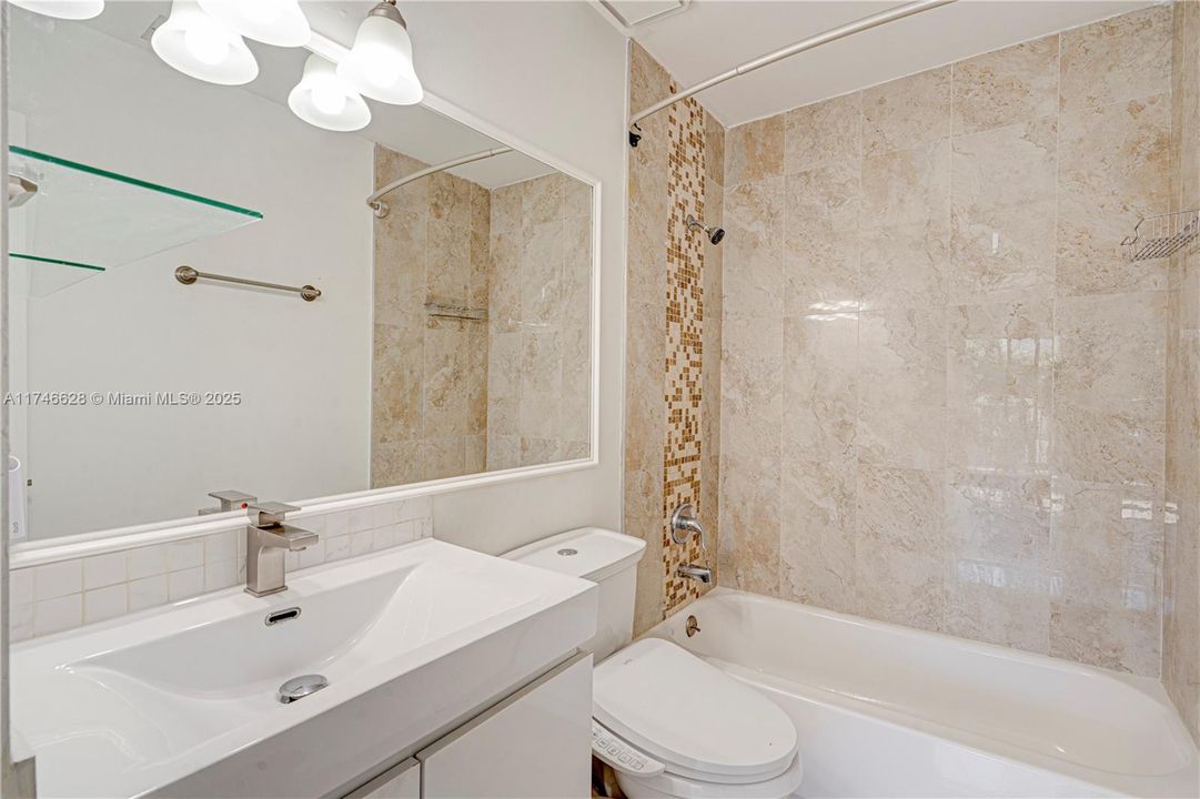 Recientemente alquilado: $4,300 (2 camas, 2 baños, 944 Pies cuadrados)