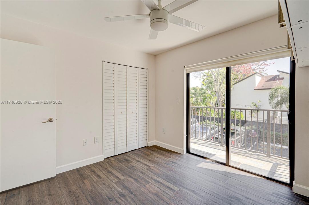 Recientemente alquilado: $4,300 (2 camas, 2 baños, 944 Pies cuadrados)