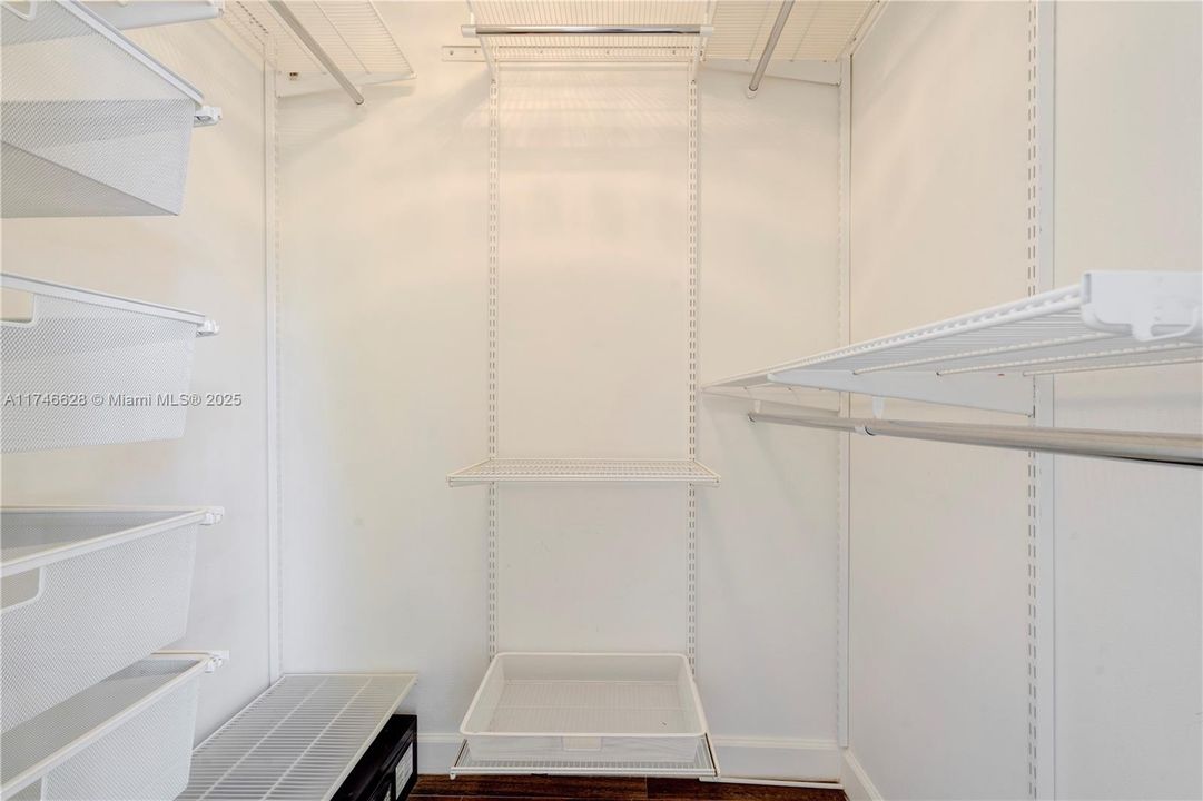 Recientemente alquilado: $4,300 (2 camas, 2 baños, 944 Pies cuadrados)