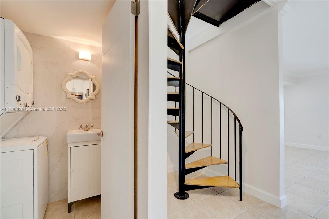 Recientemente alquilado: $4,300 (2 camas, 2 baños, 944 Pies cuadrados)