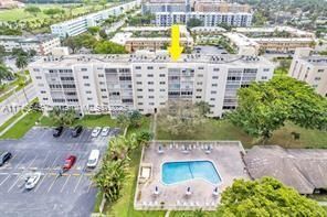 Active With Contract: $199,990 (2 beds, 2 baths, 1092 Square Feet)