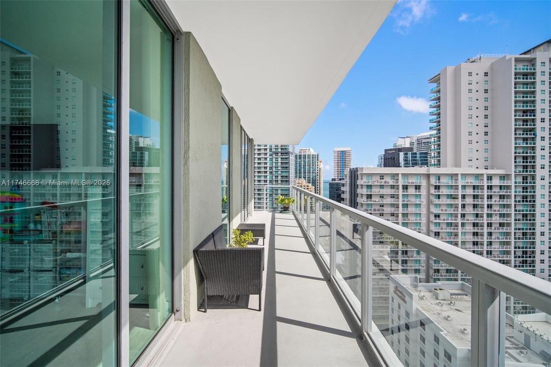 Recently Sold: $690,000 (2 beds, 2 baths, 1104 Square Feet)