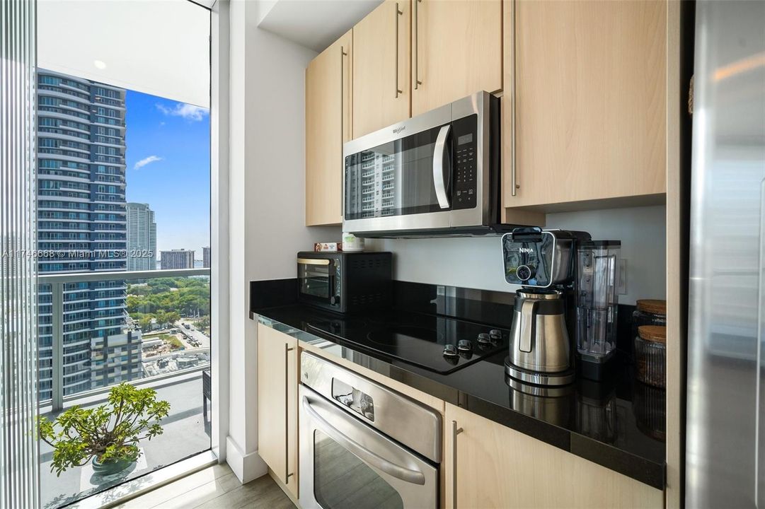 Recently Sold: $690,000 (2 beds, 2 baths, 1104 Square Feet)