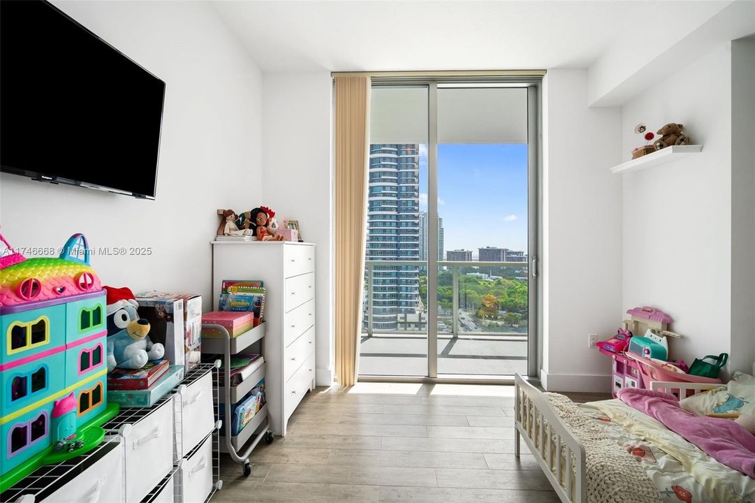 Recently Sold: $690,000 (2 beds, 2 baths, 1104 Square Feet)