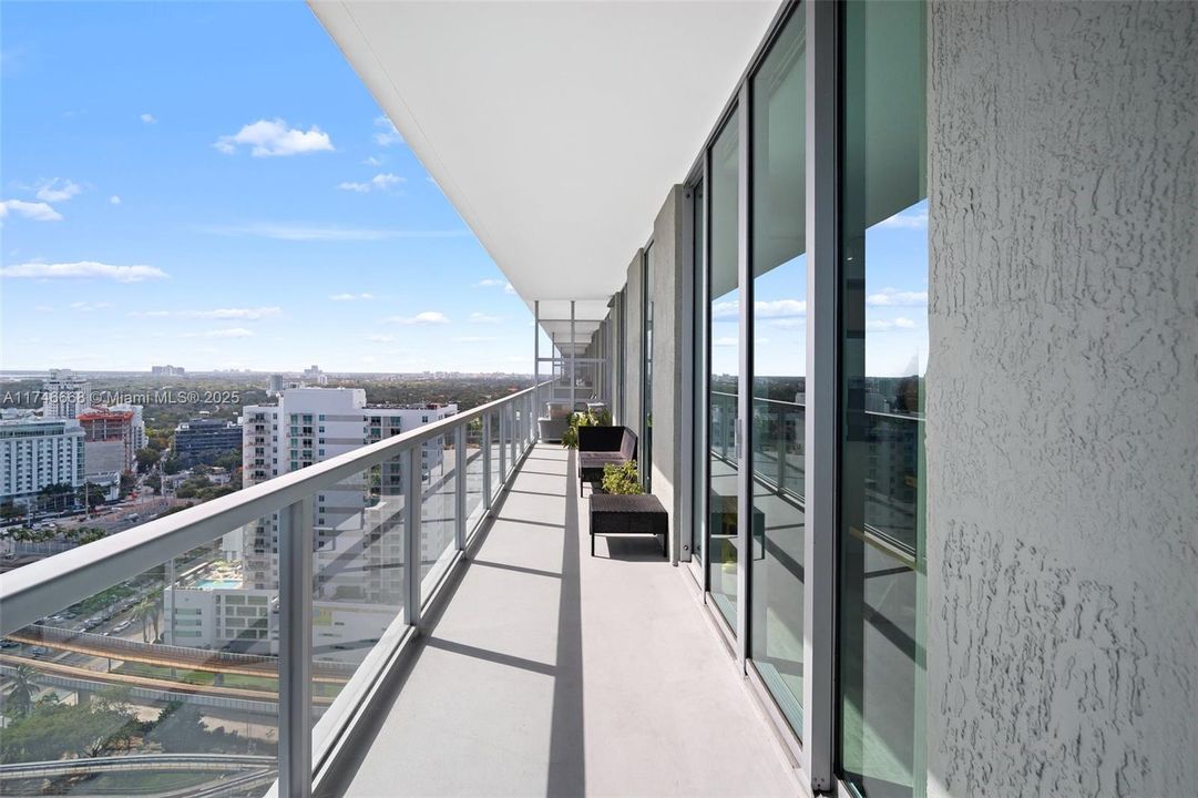 Recently Sold: $690,000 (2 beds, 2 baths, 1104 Square Feet)