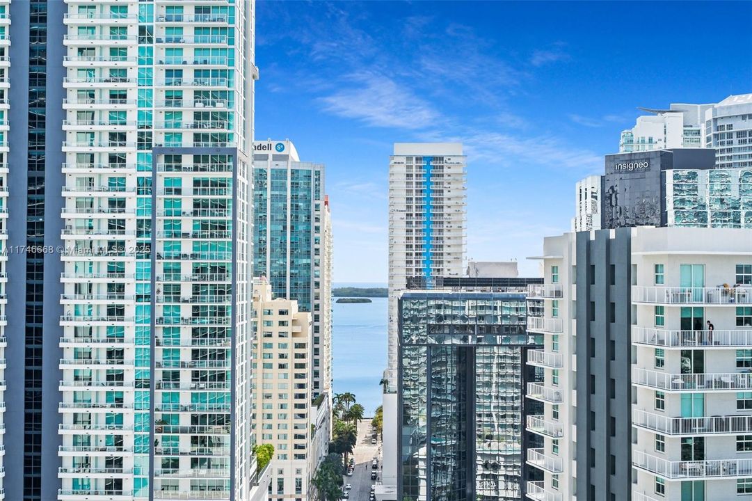 Recently Sold: $690,000 (2 beds, 2 baths, 1104 Square Feet)