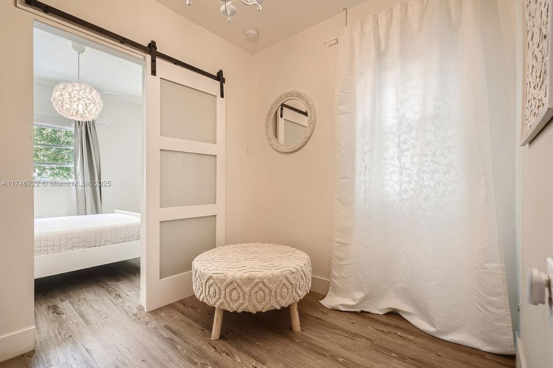 En Venta: $899,000 (4 camas, 3 baños, 1910 Pies cuadrados)
