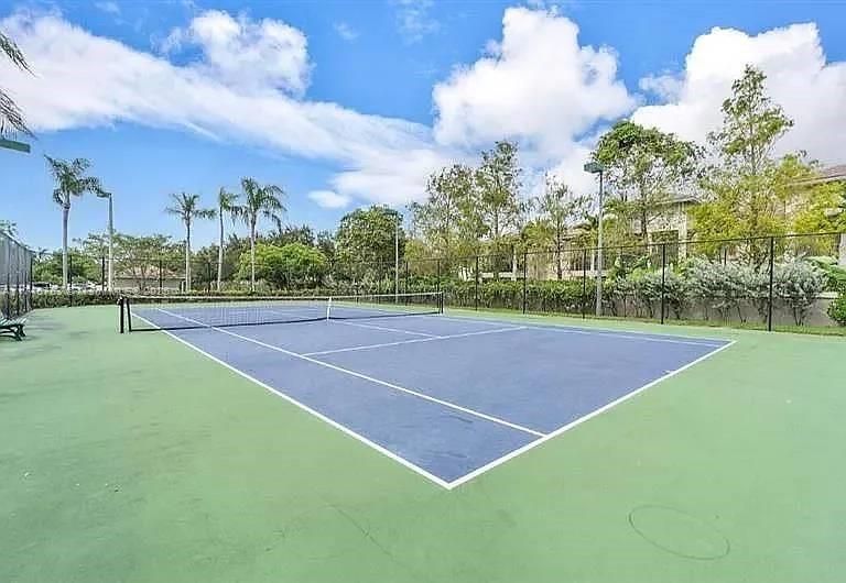 出租: $1,800 (1 贝兹, 1 浴室, 778 平方英尺)