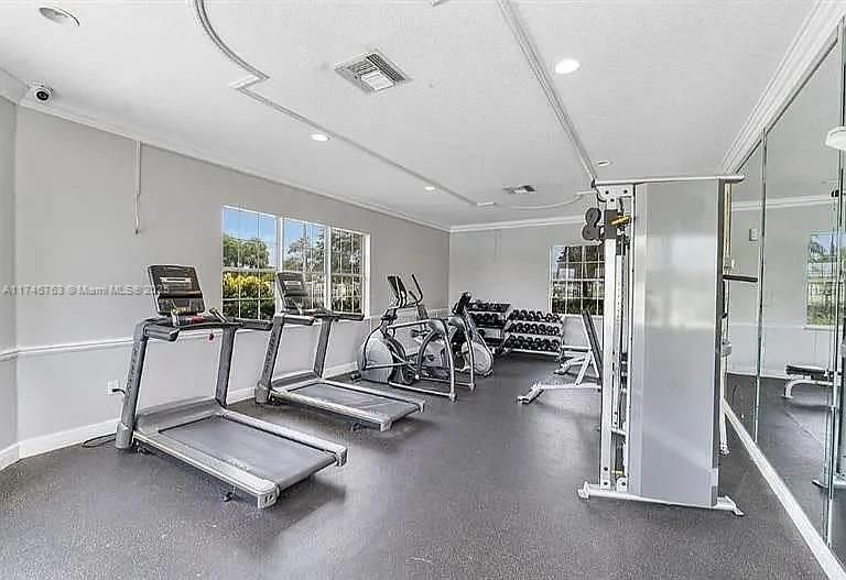 出租: $1,800 (1 贝兹, 1 浴室, 778 平方英尺)