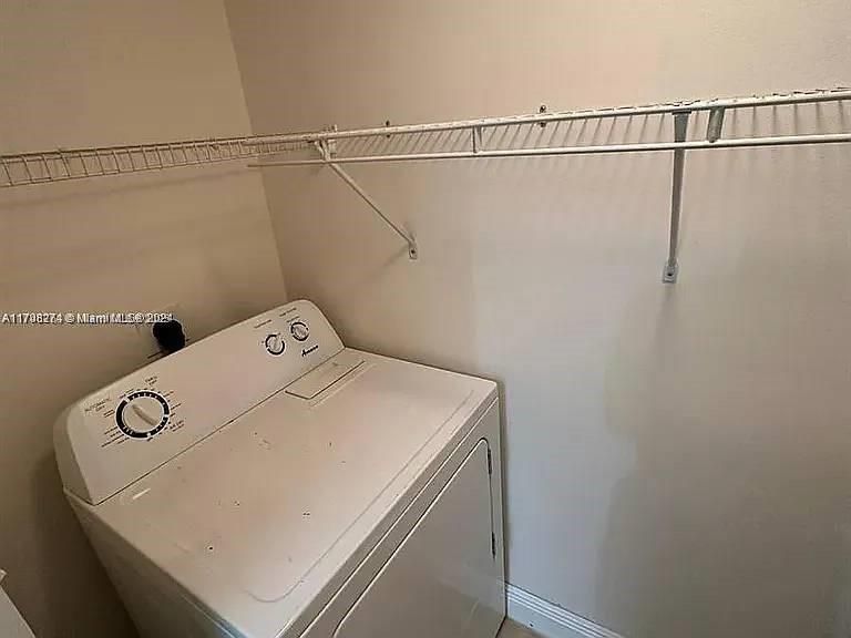 出租: $1,800 (1 贝兹, 1 浴室, 778 平方英尺)