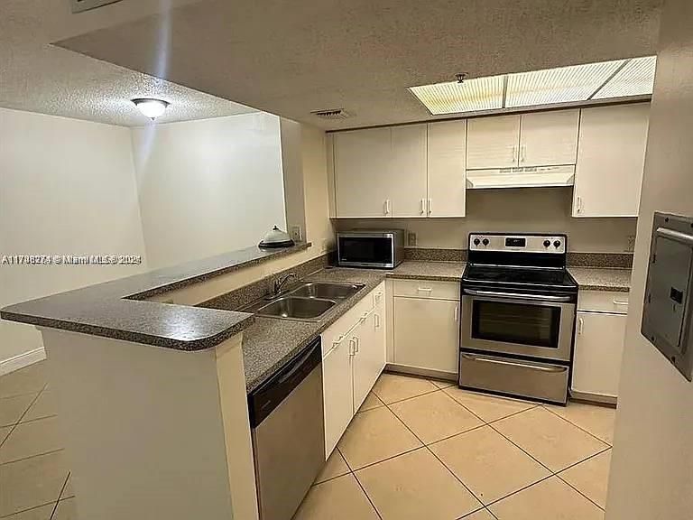 出租: $1,800 (1 贝兹, 1 浴室, 778 平方英尺)