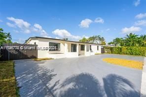 最近售出: $795,000 (4 贝兹, 2 浴室, 2669 平方英尺)