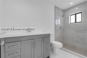 最近售出: $795,000 (4 贝兹, 2 浴室, 2669 平方英尺)