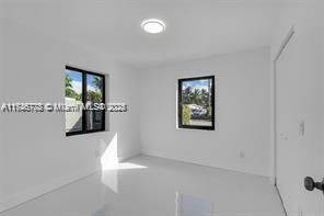 最近售出: $795,000 (4 贝兹, 2 浴室, 2669 平方英尺)