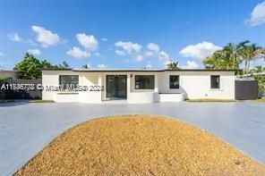 最近售出: $795,000 (4 贝兹, 2 浴室, 2669 平方英尺)