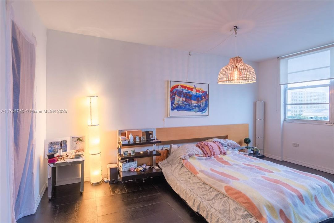 Recently Sold: $325,000 (0 beds, 1 baths, 580 Square Feet)