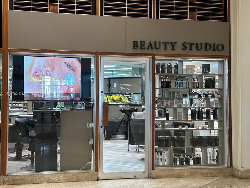 Recently Sold: $325,000 (0 beds, 1 baths, 580 Square Feet)