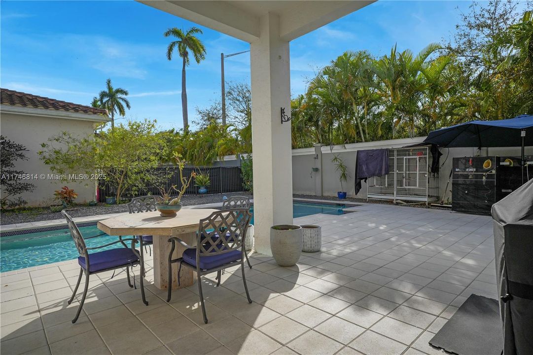 For Sale: $2,099,999 (5 beds, 4 baths, 4051 Square Feet)