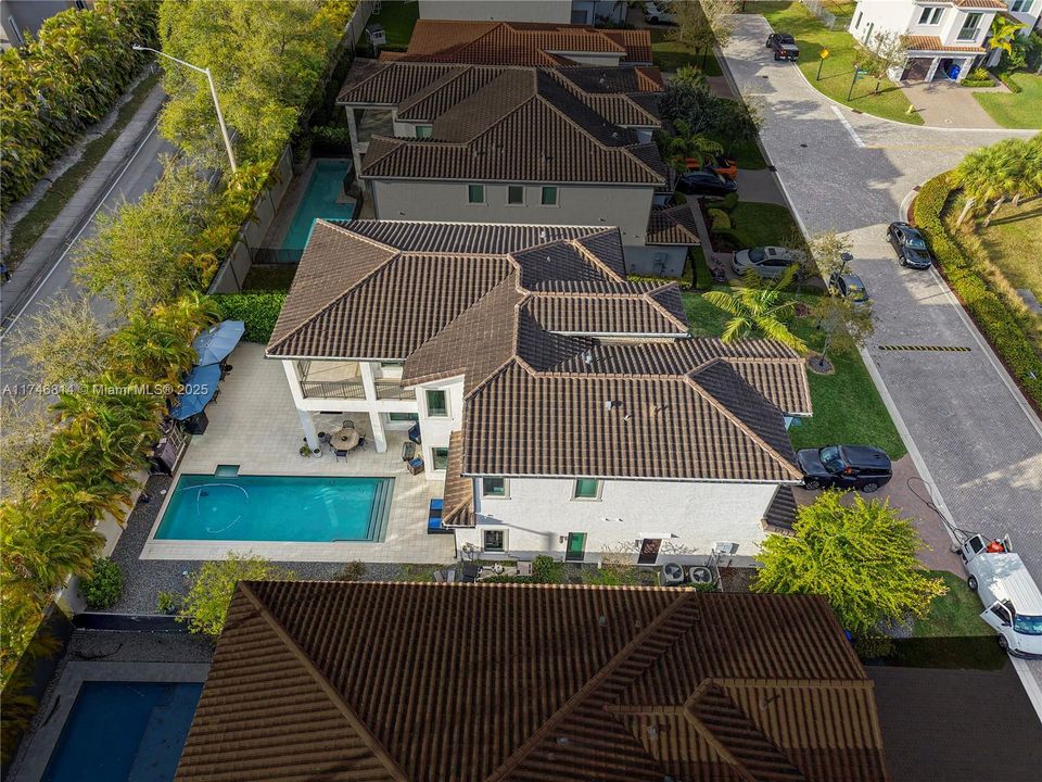 For Sale: $2,099,999 (5 beds, 4 baths, 4051 Square Feet)