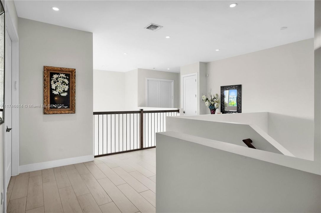 For Sale: $2,099,999 (5 beds, 4 baths, 4051 Square Feet)