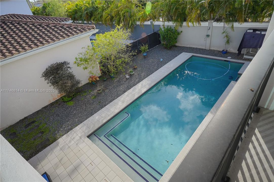 For Sale: $2,099,999 (5 beds, 4 baths, 4051 Square Feet)
