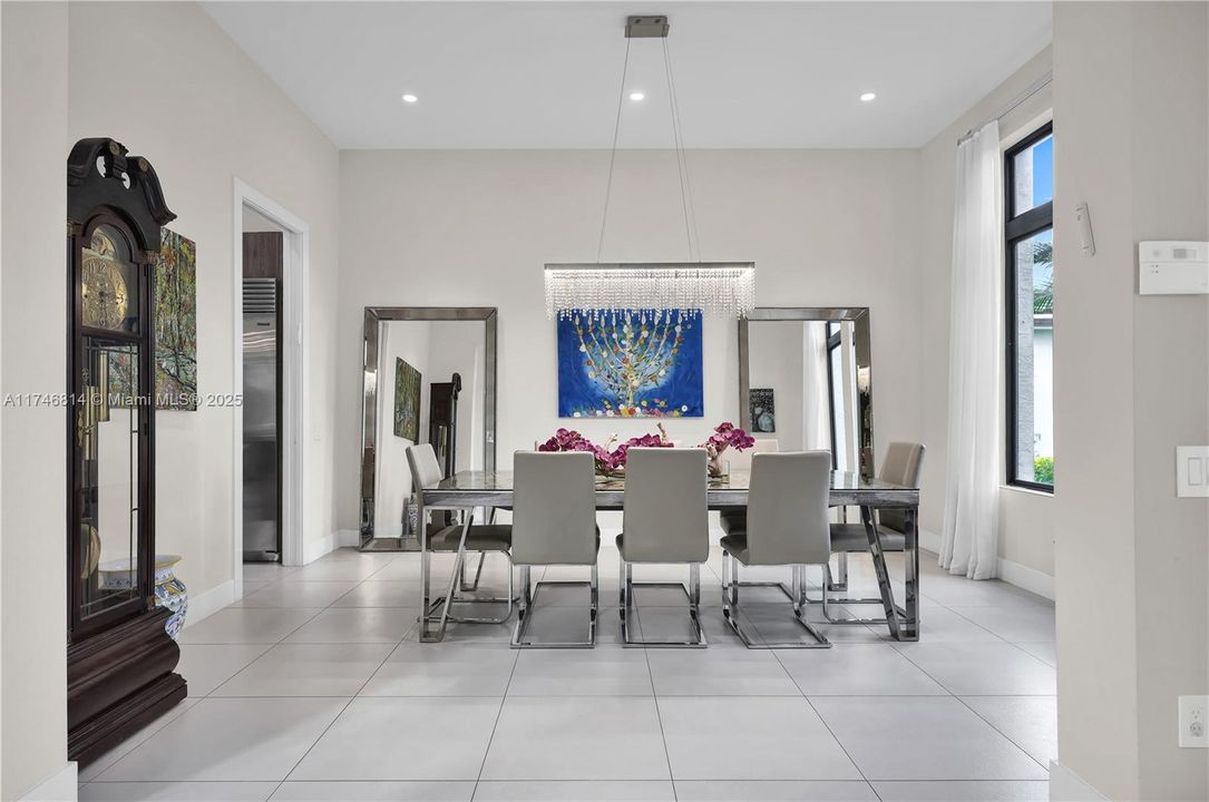 For Sale: $2,099,999 (5 beds, 4 baths, 4051 Square Feet)