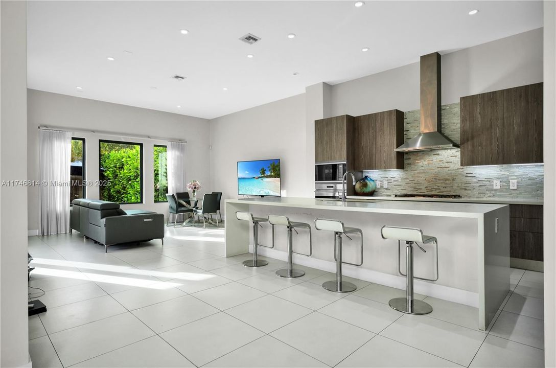 For Sale: $2,099,999 (5 beds, 4 baths, 4051 Square Feet)