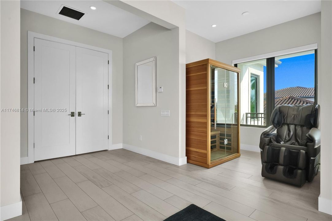 For Sale: $2,099,999 (5 beds, 4 baths, 4051 Square Feet)