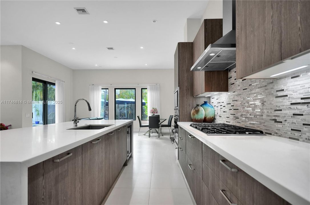 For Sale: $2,099,999 (5 beds, 4 baths, 4051 Square Feet)
