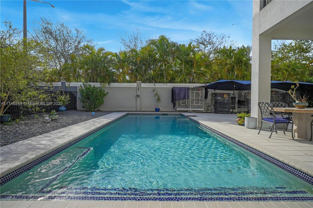 For Sale: $2,099,999 (5 beds, 4 baths, 4051 Square Feet)